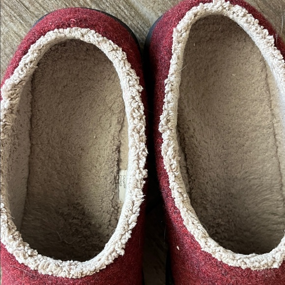 LL Bean Daybreak Slippers with Cat Design size 9 - Picture 2 of 3